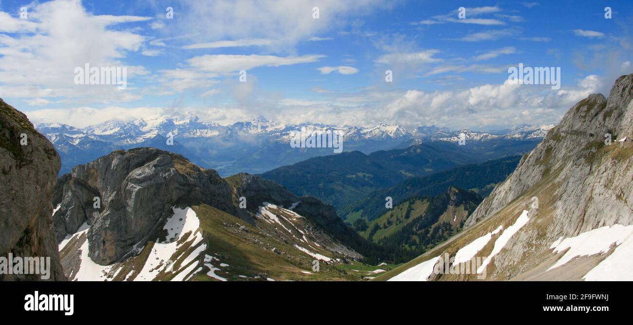 Vista sulle Alpi svizzere da Pilatus, Lucerna, Svizzera Foto Stock