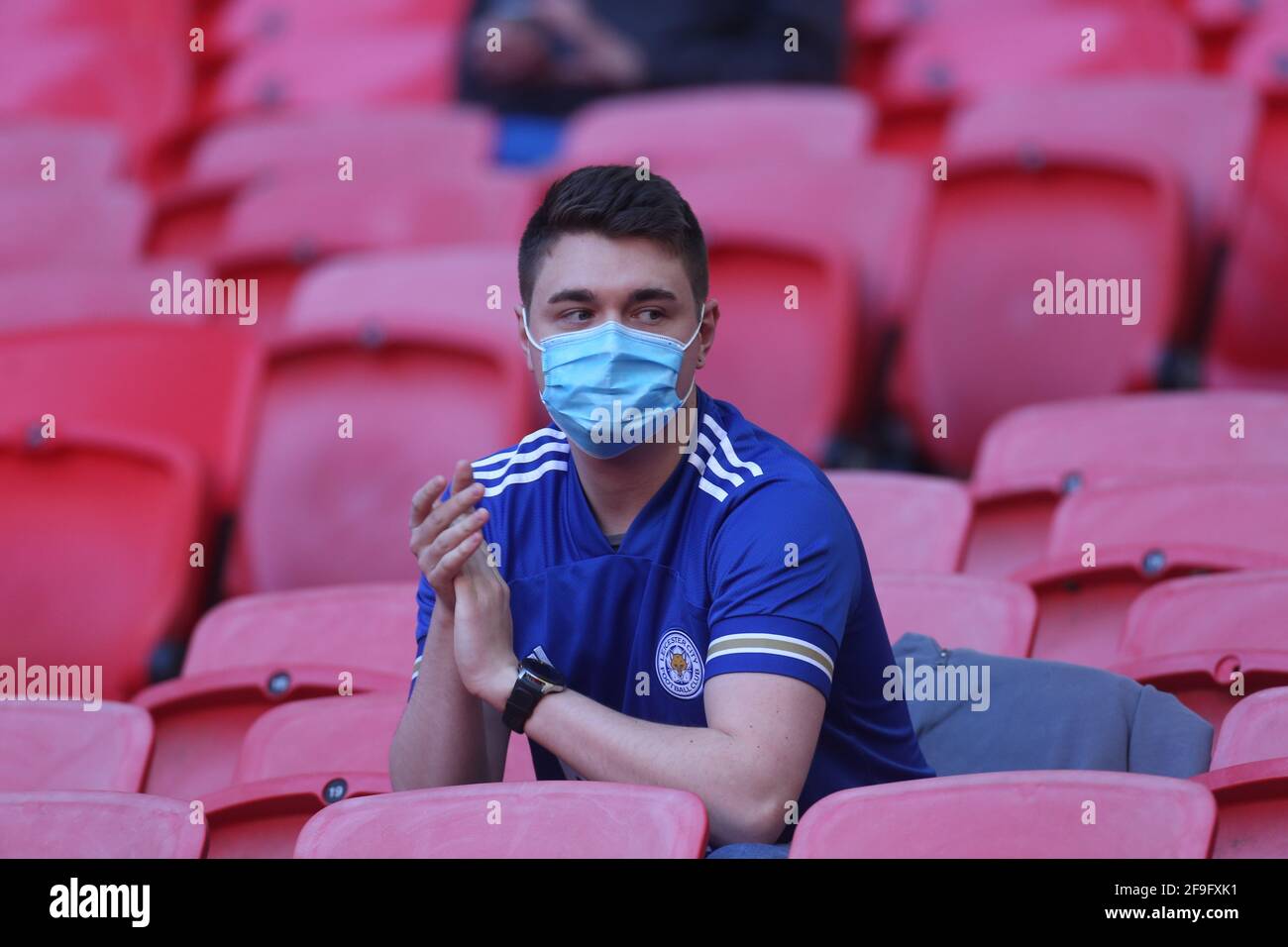 Londra, Regno Unito. 18 Apr 2021. LONDRA, Regno Unito, 18 APRILE: Leicester Fan durante la Semifinale della fa Cup Emirates tra Leicester City e Southampton allo stadio di Wembley, Londra, il 18 aprile 2021 Credit: Action Foto Sport/Alamy Live News Foto Stock