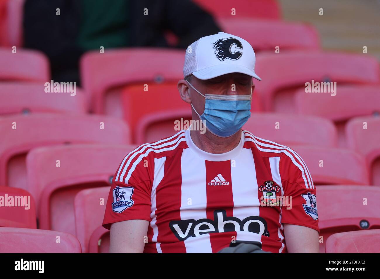Londra, Regno Unito. 18 Apr 2021. LONDRA, Regno Unito, 18 APRILE: Southampton Fan durante la Semifinale della fa Cup Emirates tra Leicester City e Southampton allo stadio di Wembley, Londra, il 18 aprile 2021 Credit: Action Foto Sport/Alamy Live News Foto Stock