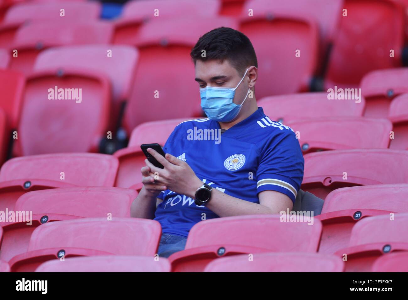 Londra, Regno Unito. 18 Apr 2021. LONDRA, Regno Unito, 18 APRILE: Leicester Fan durante la Semifinale della fa Cup Emirates tra Leicester City e Southampton allo stadio di Wembley, Londra, il 18 aprile 2021 Credit: Action Foto Sport/Alamy Live News Foto Stock