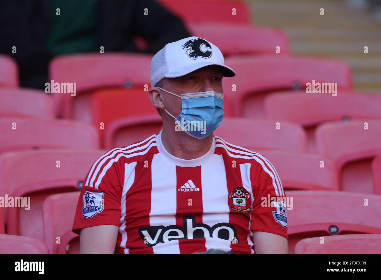 Londra, Regno Unito. 18 Apr 2021. LONDRA, Regno Unito, 18 APRILE: Southampton Fan durante la Semifinale della fa Cup Emirates tra Leicester City e Southampton allo stadio di Wembley, Londra, il 18 aprile 2021 Credit: Action Foto Sport/Alamy Live News Foto Stock
