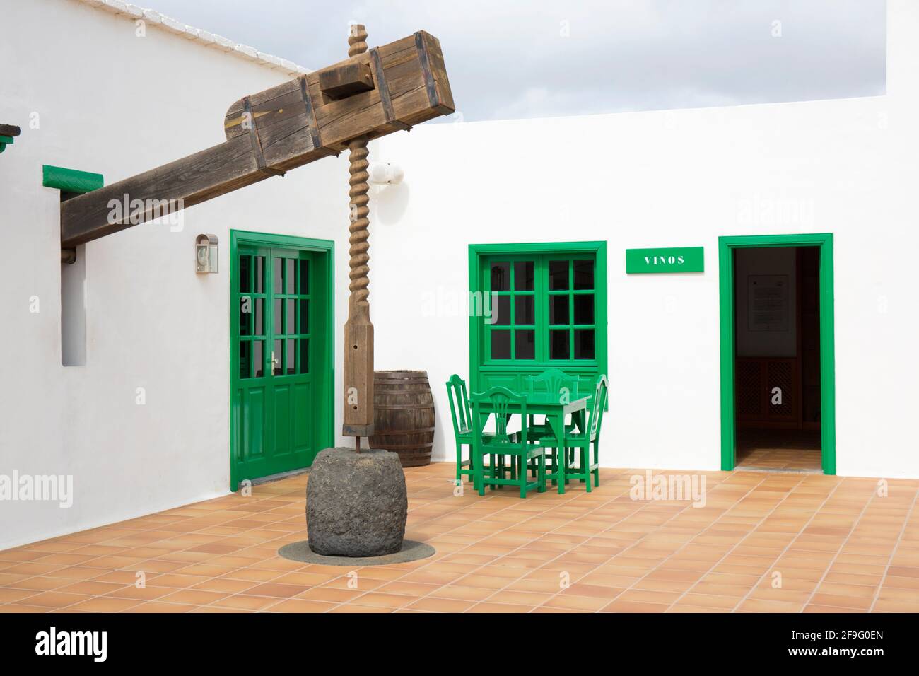 San Bartolomé, Lanzarote, Isole Canarie, Spagna. La tradizionale pressa di vino in legno presso la Casa Museo del Campesino. Foto Stock