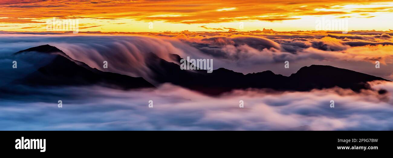 Alba a Haleakala, Maui, Hawaii, Stati Uniti Foto Stock