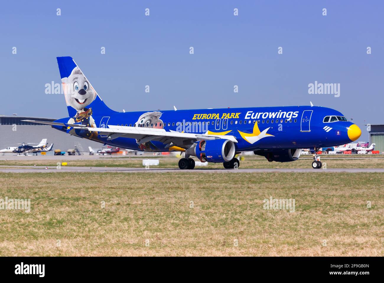 Stoccarda, Germania - 6 aprile 2018: Eurowings Airbus A320 aereo all'aeroporto di Stoccarda (Str) in Germania. Airbus è un produttore di aeromobili di Toul Foto Stock