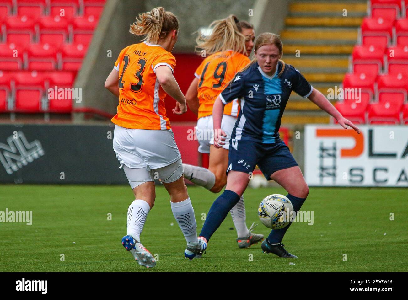 Cumbernauld, Regno Unito. 18 Apr 2021. Azione durante la Scottish Building Society Scottish Women's Premier League 1 partita Glasgow City vs Motherwell FC, Broadwood Stadium, Cumbernauld, North Lanarkshire 18/04/2021 | Credit: Colin Poultney/Alamy Live News Foto Stock