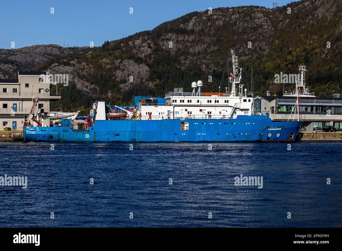 Nave di ricerca Kommandor (costruita nel 1986) nel porto di Bergen, Norvegia. Foto Stock