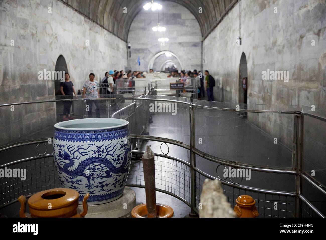 I turisti alla Tomba Zhaoling Ming Dinastia a Pechino, Patrimonio dell'Umanità dell'UNESCO, Cina Foto Stock