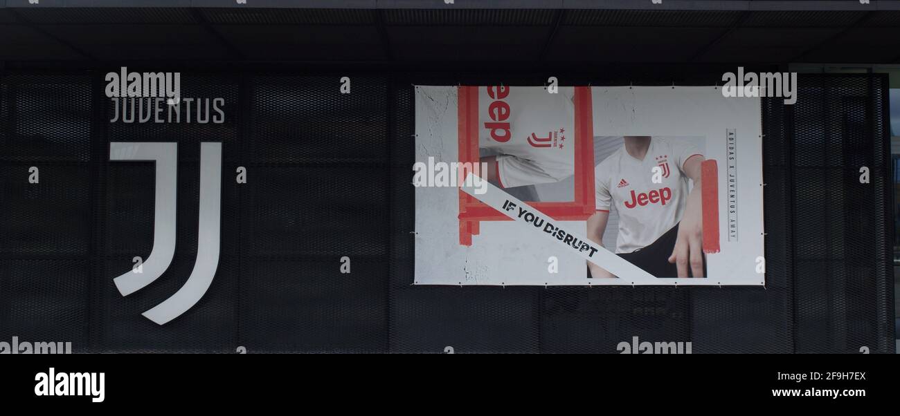 Il negozio Juventus allo stadio Allianz di Vallette, Torino, sede del  Juventus FC e della Nazionale Italiana Foto stock - Alamy