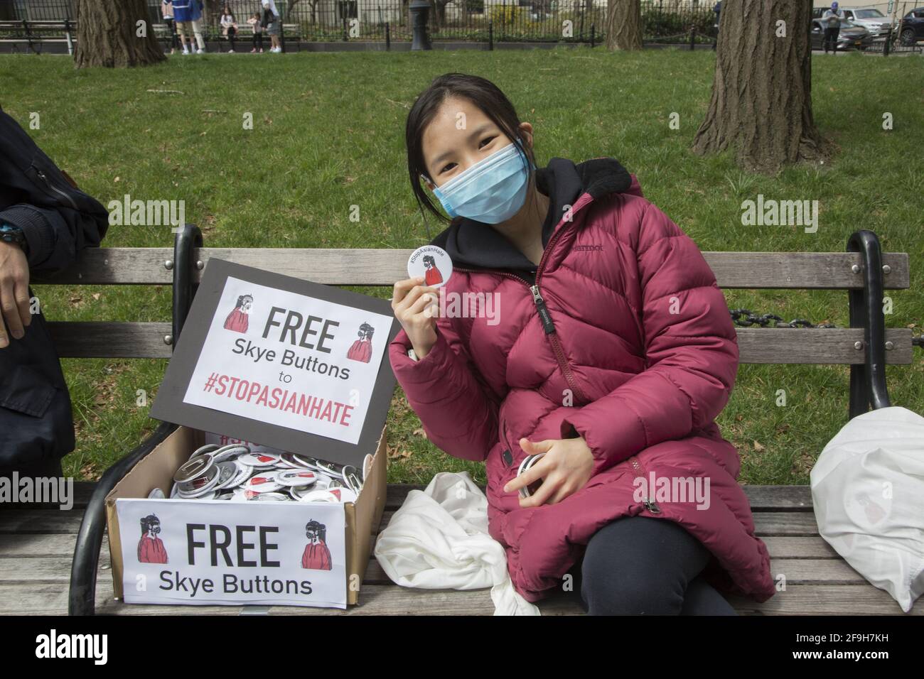 L'iniziativa Asian American and Pacific Islander (AAPI) si raduna e marcia nel centro di Manhattan per organizzare e contrastare i crimini di odio e il razzismo asiatici negli Stati Uniti. Foto Stock