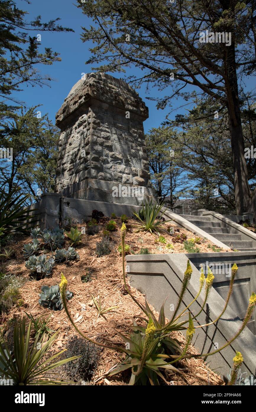 Piedistallo della statua distrutta del Trionfo della luce, Monte Olimpo, San Francisco Foto Stock
