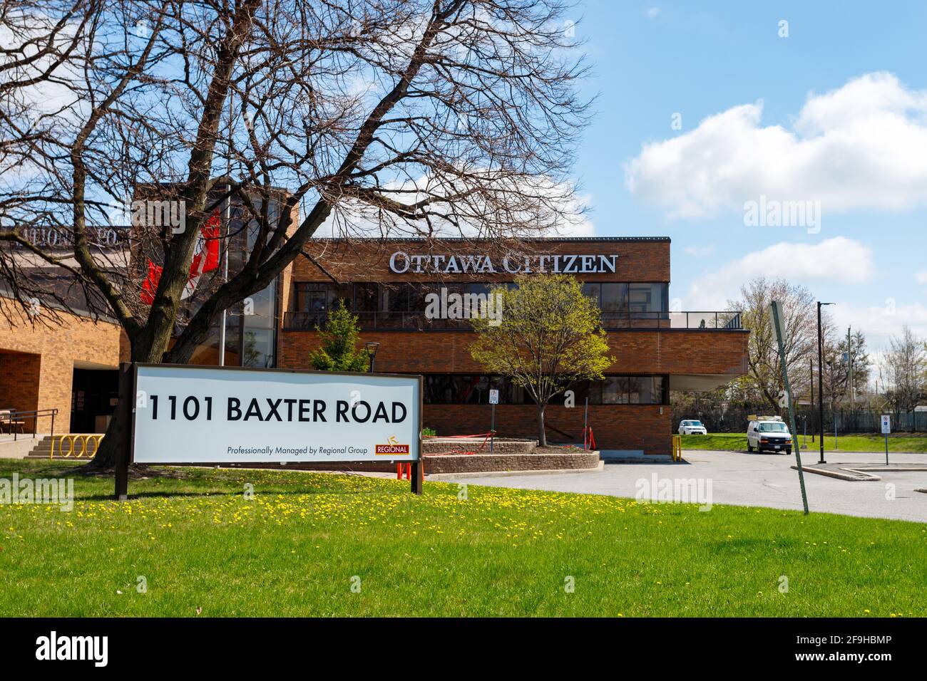 Ottawa, Ontario, Canada - 18 aprile 2021: Uffici a 1101 Baxter Road servono come quartier generale per il cittadino di Ottawa e i media locali di Postmedia Network. Foto Stock