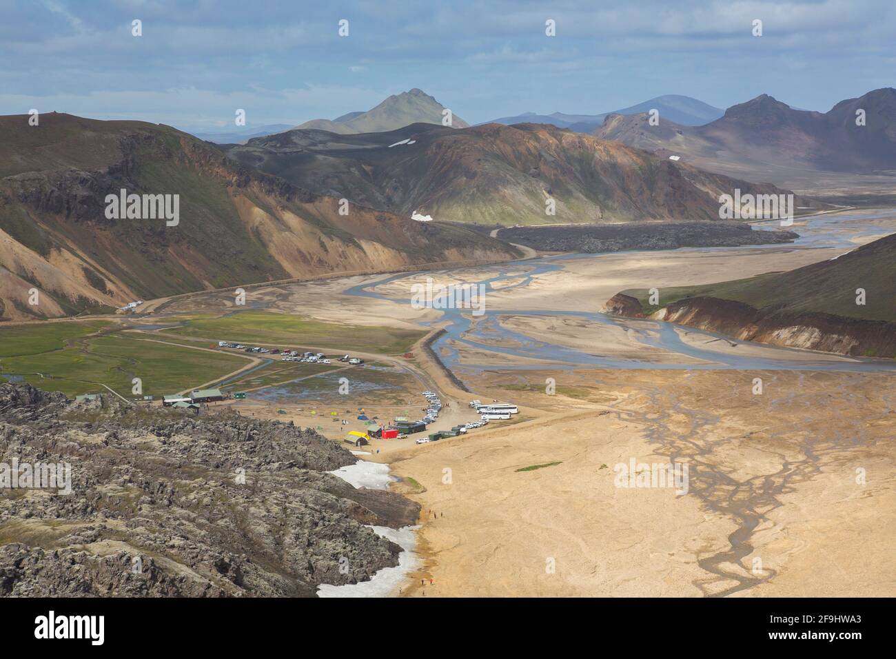 Campeggio nelle montagne di Landmannalaugar, Parco Nazionale di Fjallabak, Islanda Foto Stock