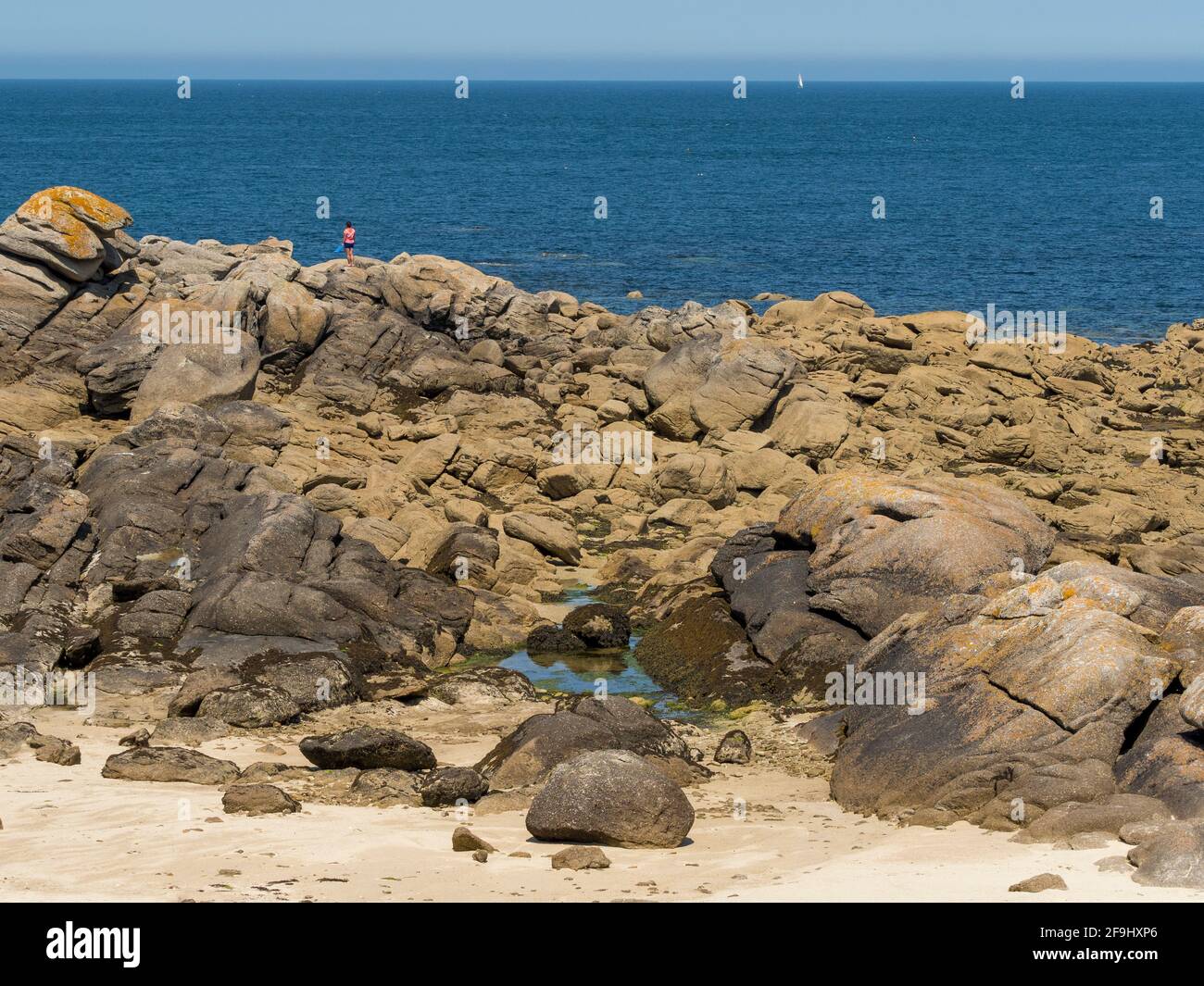 Costa rocciosa, Nord Finistere, Bretagna, Francia. Foto Stock