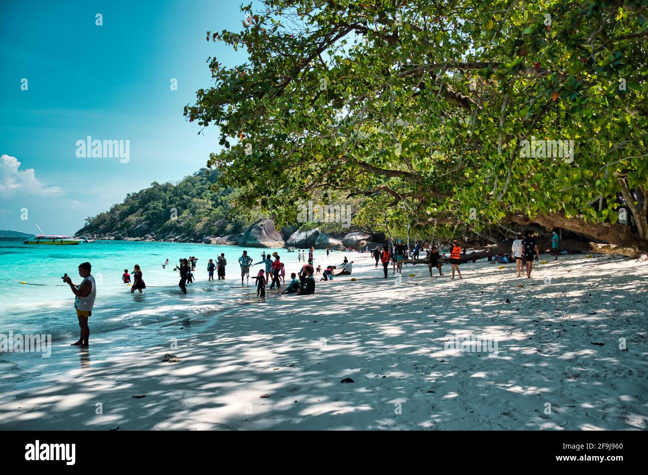 Isole Similan, Khaolak, Phang-Nga, Thailandia 18 aprile 2021 stordimento, Vista panoramica sulle acque turchesi del mare delle Andamane alle isole Similan Foto Stock