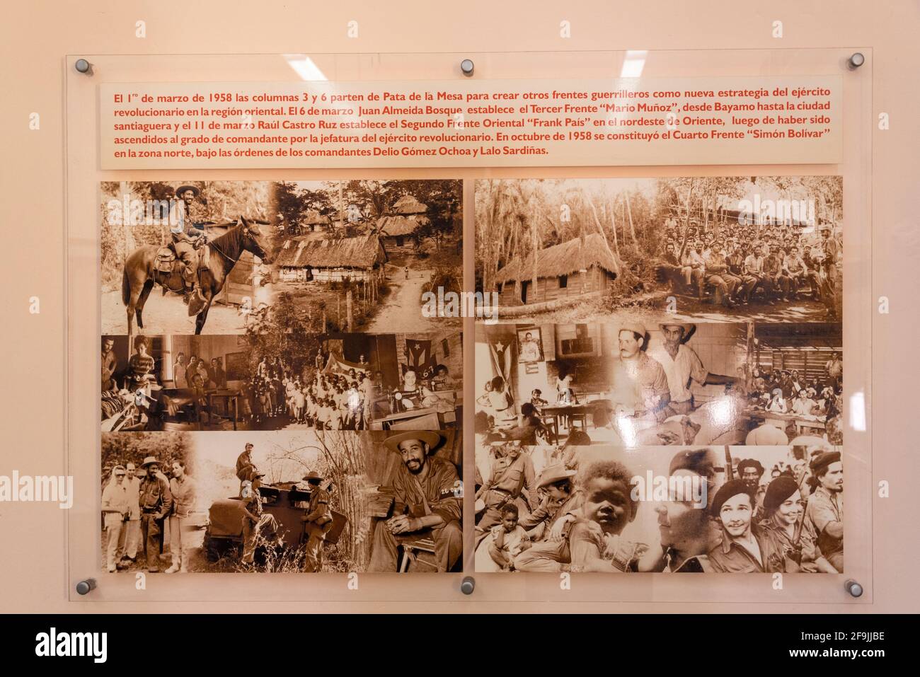 Mostra fotografica, all'interno della caserma Cuartel Moncada o Moncada a Santiago de Cuba, Cuba Foto Stock