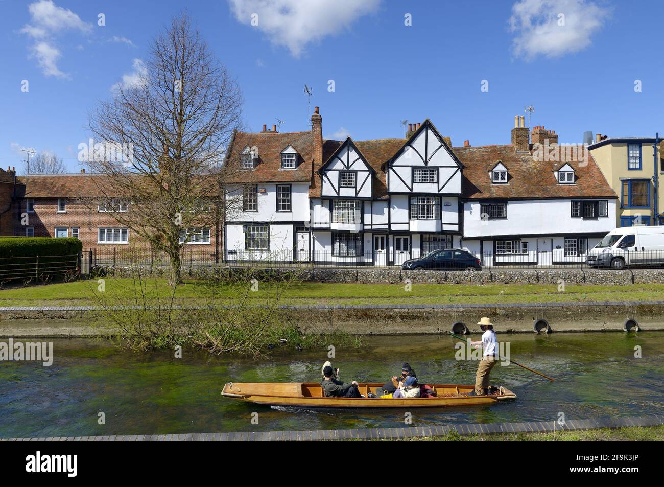A Canterbury Kent, Regno Unito. Westgate Gardens / Fiume Stour. Punto di partenza turistico per fare gite in barca dal punt Foto Stock