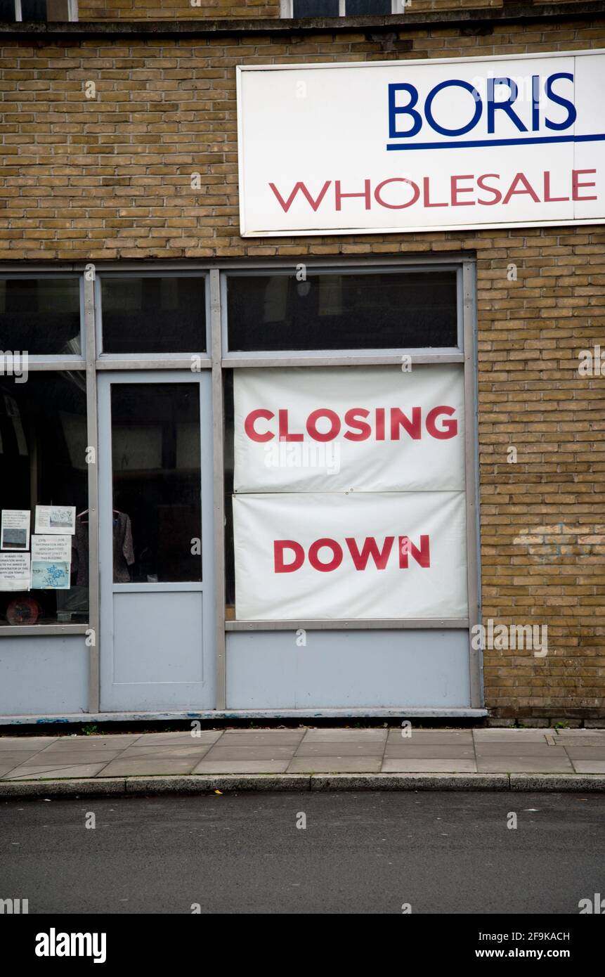 Hackney, Londra, Regno Unito. Boris Bors Shop, Hackney Road. Segnale di chiusura. Foto Stock