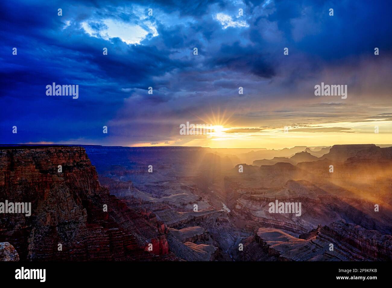Grand Canyon. Arizona Stati Uniti. Tramonto sul versante sud Foto Stock