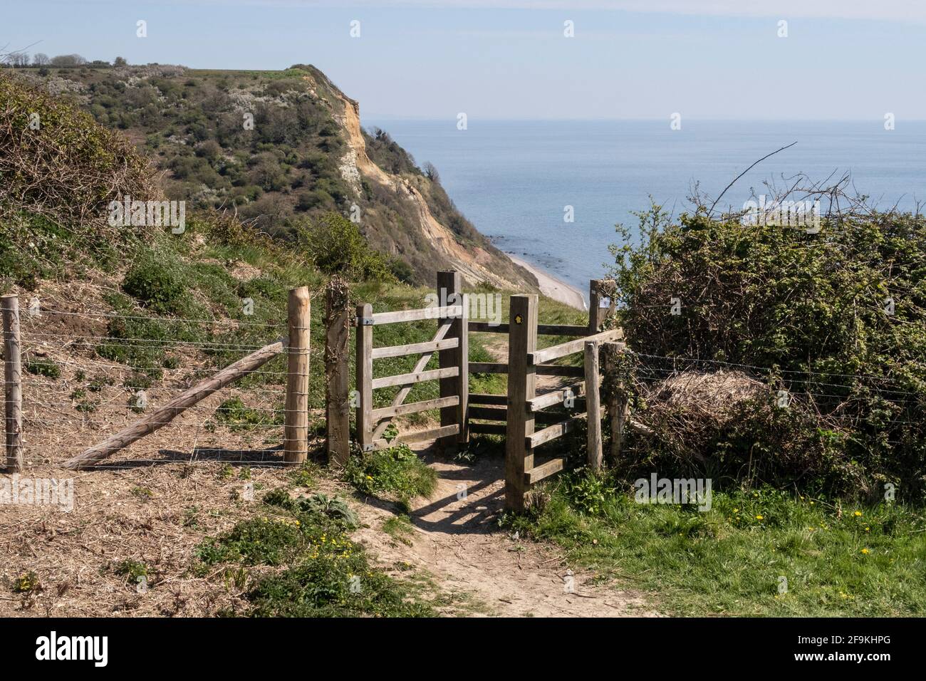 Porta di bacio vicino alla bocca di Weston sul popolare percorso a piedi il South West Coastal Path tra Sidmouth e Branscombe, Devon. Foto Stock