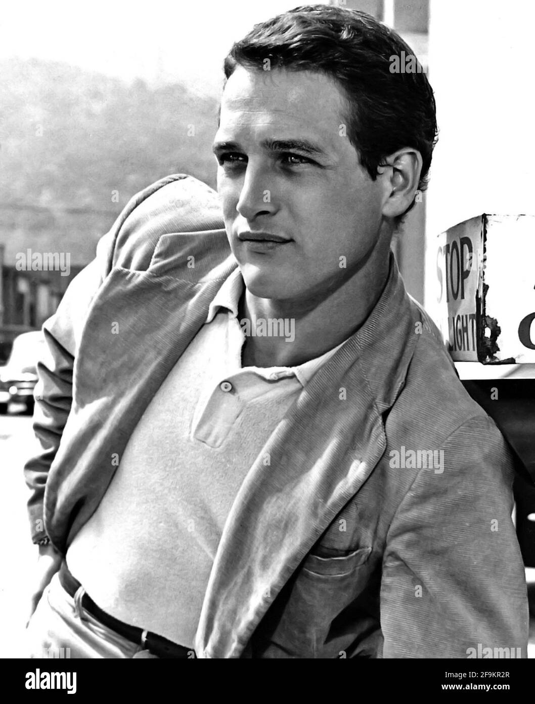 Paul Newman. Ritratto dell'attore e imprenditore americano, Paul Leonard Newman (1925-2008), studio pubblicitario girato per 'The Silver Chalice', 1954 Foto Stock