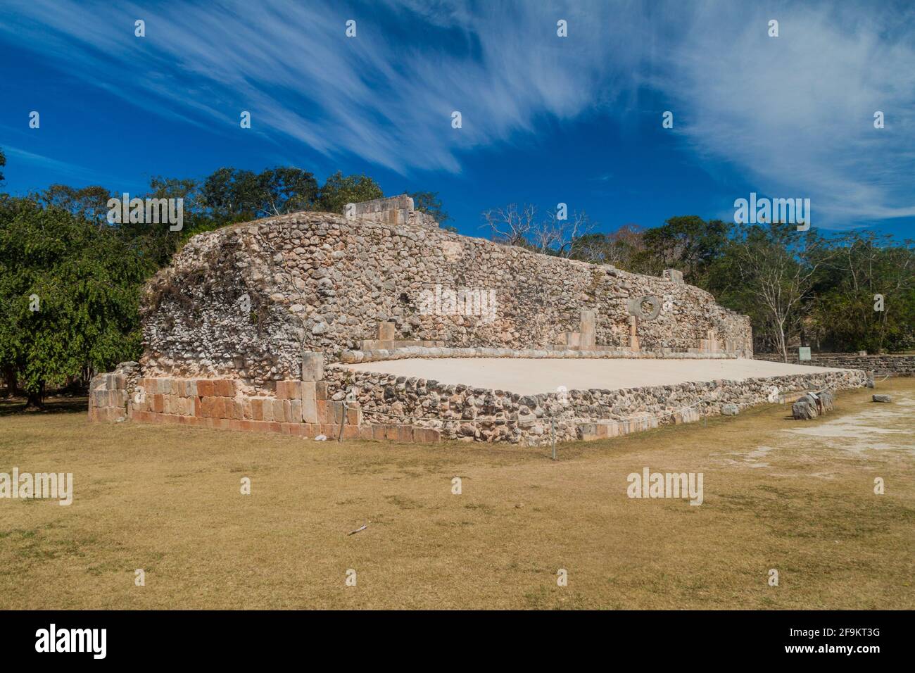 Campo da palla Juego de Pelota alle rovine dell'antica città Maya Uxmal, Messico Foto Stock