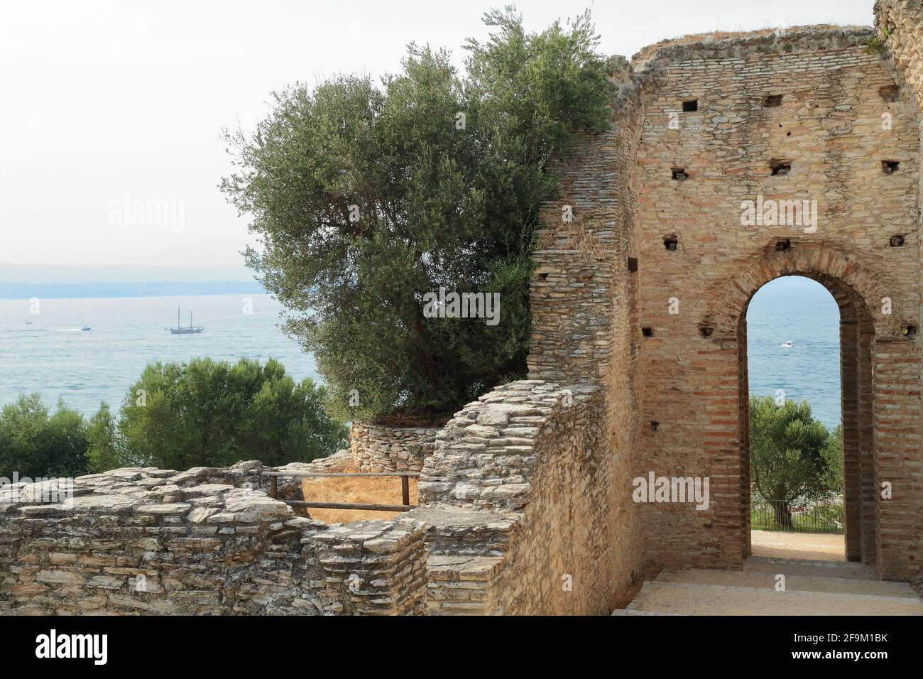 Grotte di Catullo. Rovine di una villa romana. Sirmione, Lago di Garda, Lago di Garda, Gardasee, Italia Foto Stock