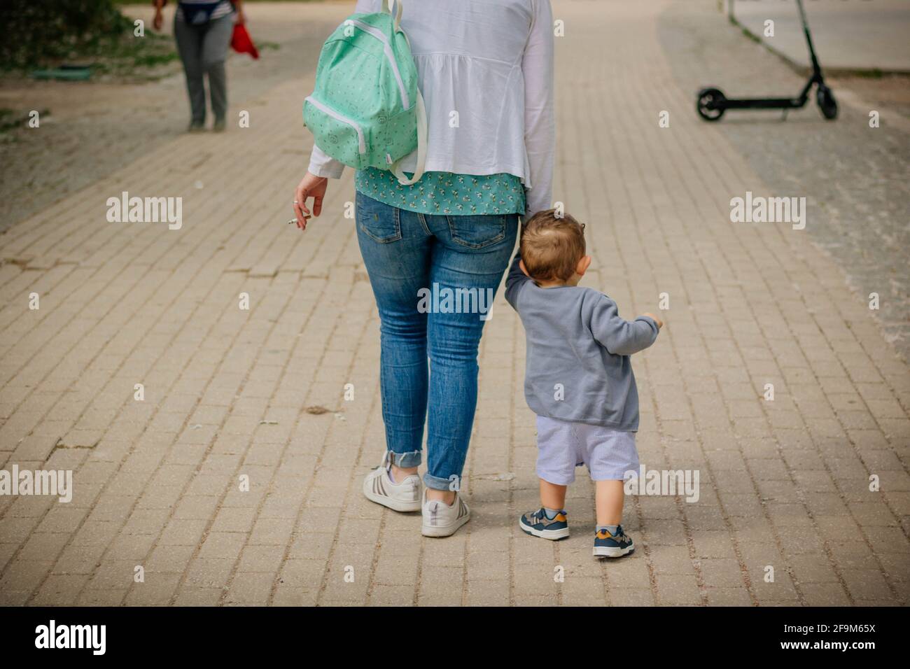 La madre e il figlio nel parco Foto Stock