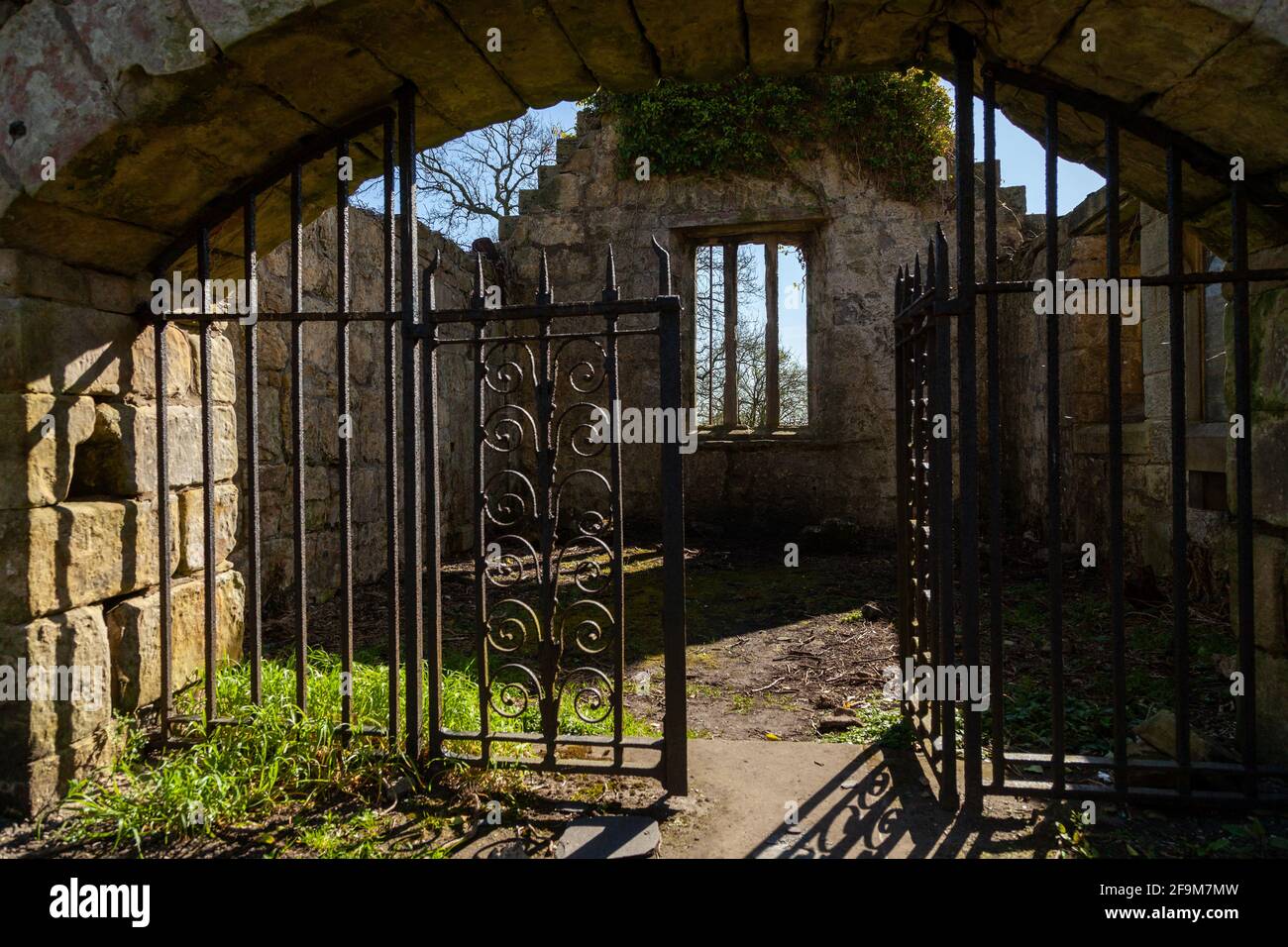 La chiesa di Culross West Kirk a Fife è stata presentata nella prima stagione Della serie Outlander TV Foto Stock