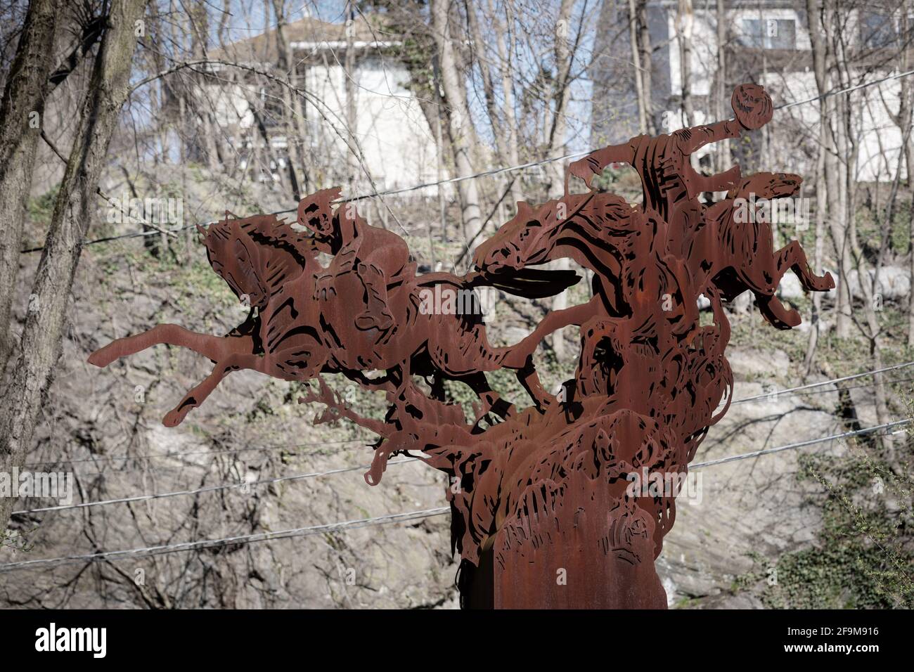 La scultura del cavaliere senza testa, tratta dalla storia di Washingon Irving "la leggenda di Sleepy Hollow", si trova nella sua città natale, Tarrytown, New York. Foto Stock