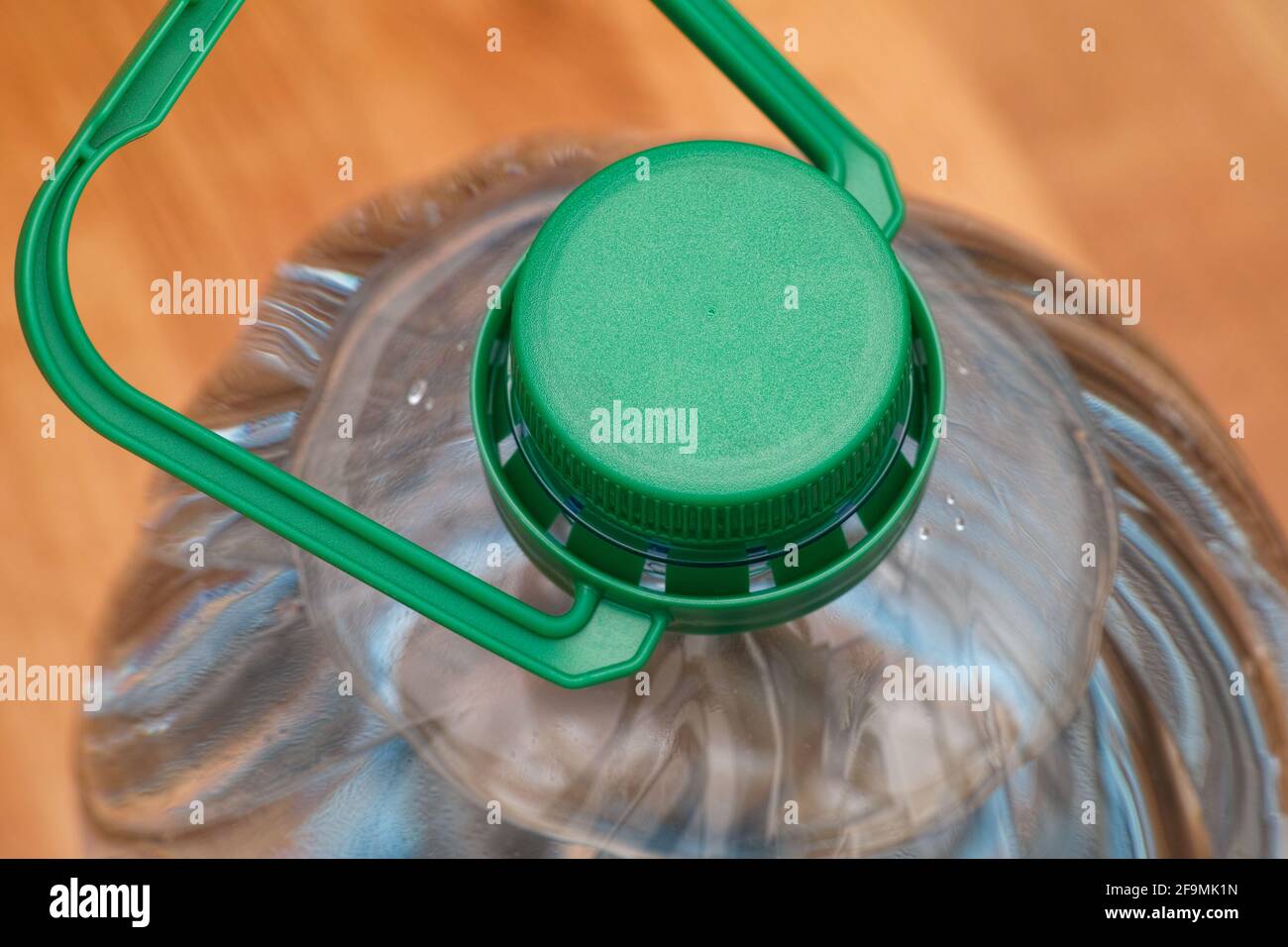Bottiglia d'acqua. Primo piano. Foto Stock