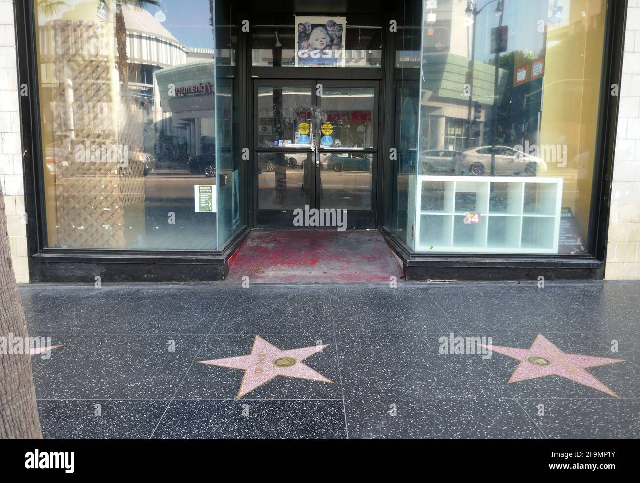 Hollywood, California, USA 17 aprile 2021 una visione generale dell'atmosfera dell'attore Lon Chaney's Star sulla Hollywood Walk of Fame il 17 aprile 2021 a Hollywood, California, USA. Foto di Barry King/Alamy Stock foto Foto Stock