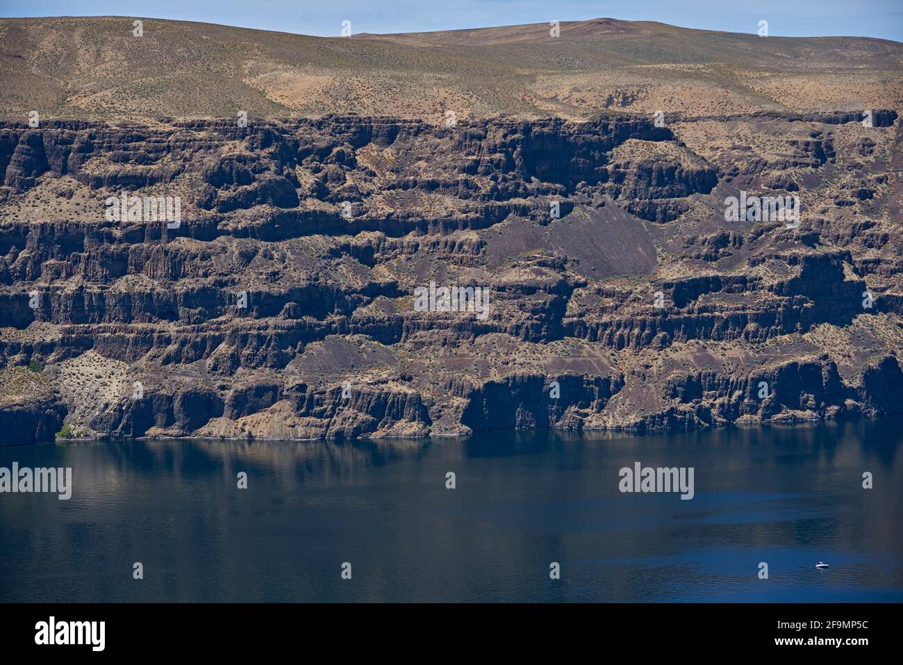 Vista sul lago Wanapum e sul fiume Columbia sullo stato di Gingko Parcheggio Foto Stock