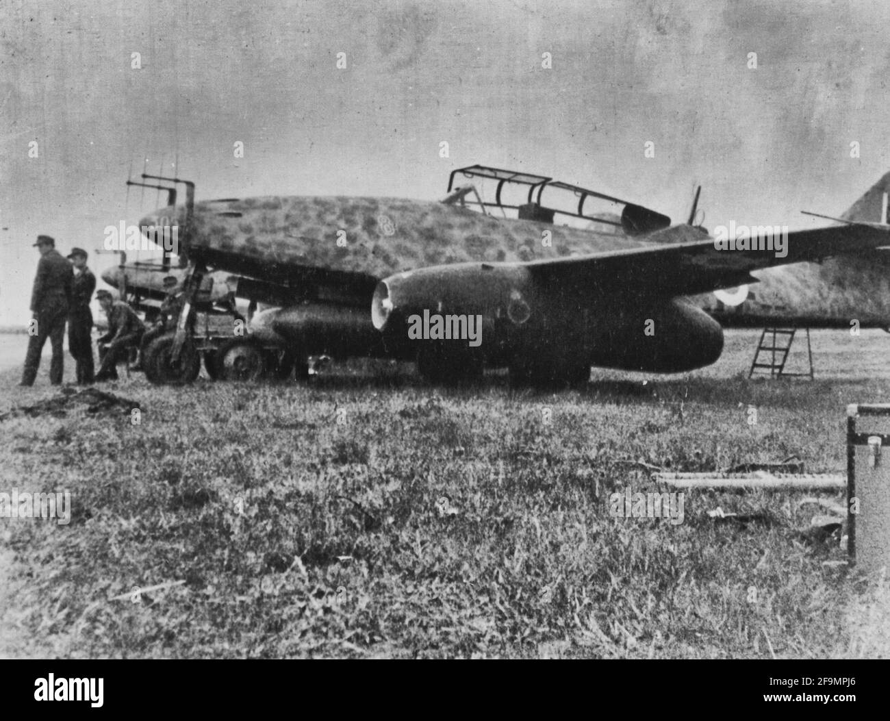 Semplicità e razionalizzazione sono stati i fattori principali della progettazione tedesca di motori Jet, come mostrato di seguito nella versione Night Flight di Me 262, Francia Foto Stock