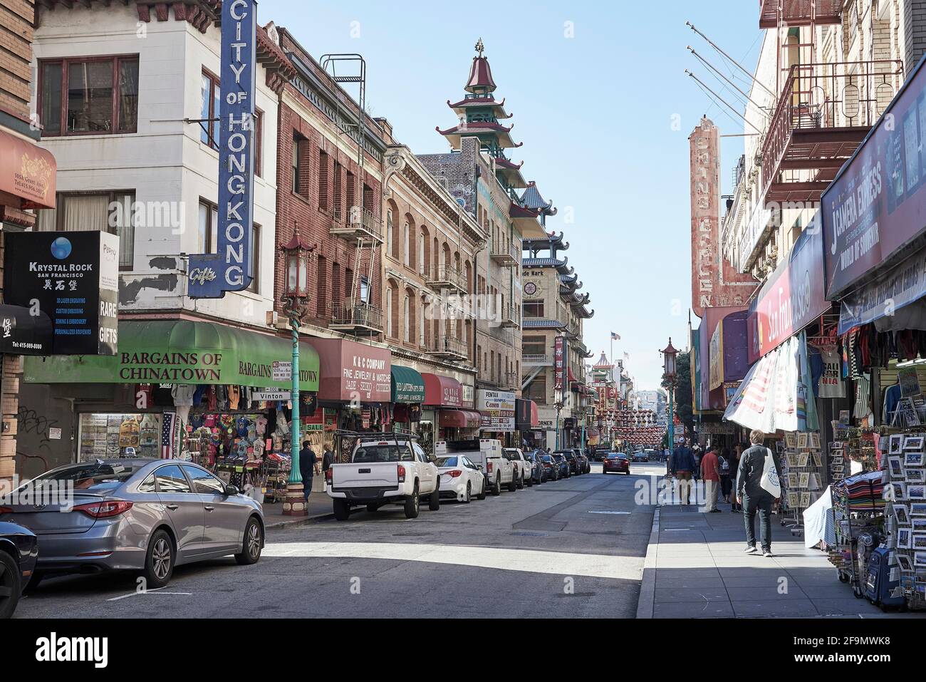 Grant Avenue a Chinatown San Francisco di giorno Foto Stock