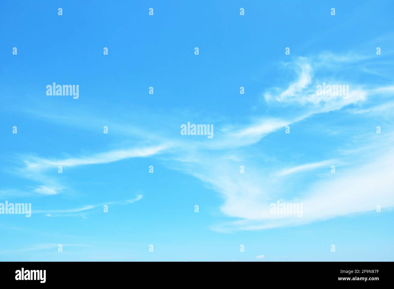 Cielo blu chiaro Foto Stock
