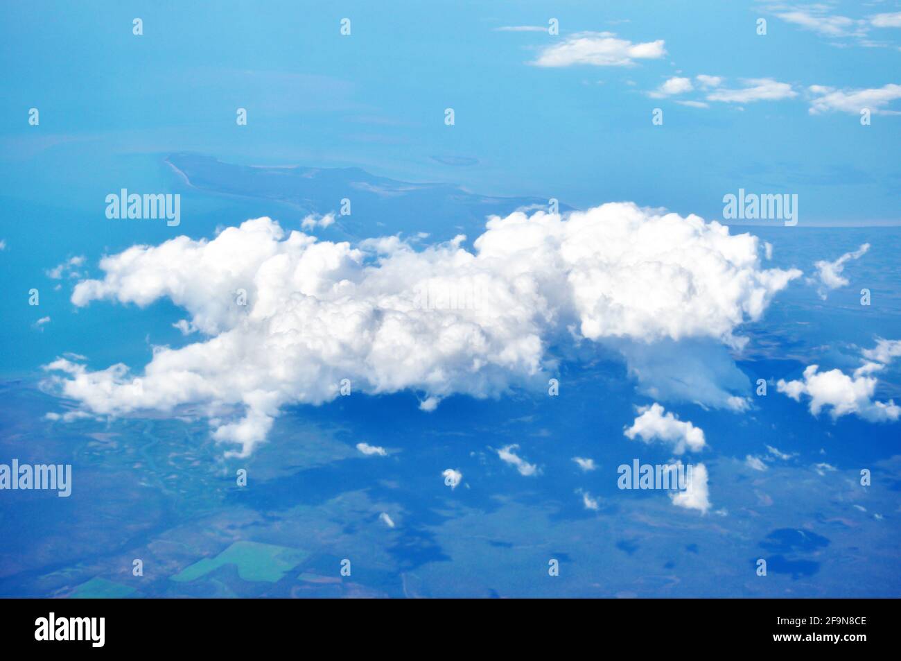 Vista aerea della terra, nuvola e cielo Foto Stock