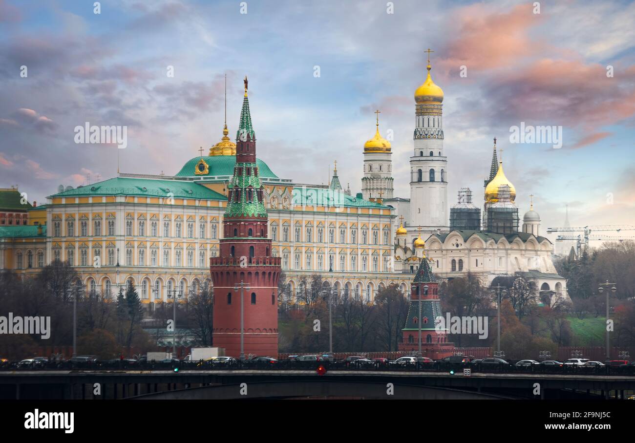 Il Palazzo del Grande Cremlino a Mosca, Russia al tramonto Foto Stock