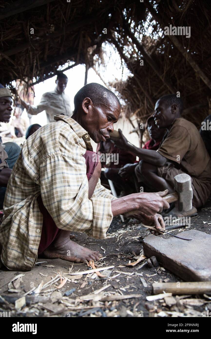 Villaggio tradizionale di Pigmy, Parco Nazionale di Kibira, Burundi, Africa Foto Stock