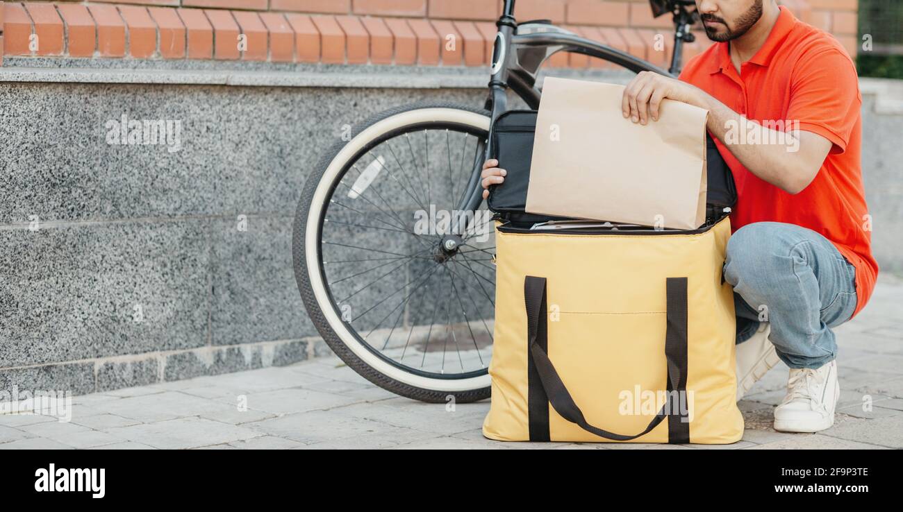Servizio clienti, cibo fresco e servizio di consegna moderno Foto Stock