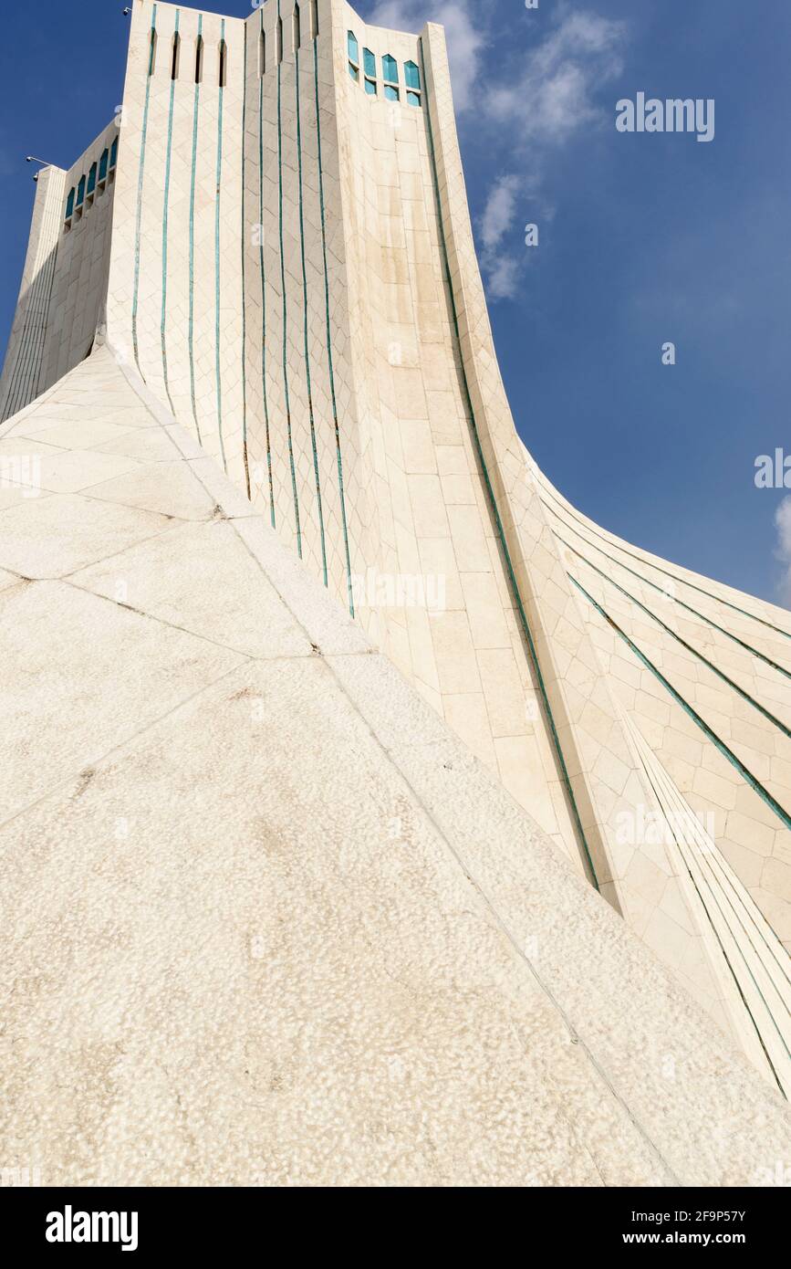Particolare della Torre Azadi a Teheran, Iran. Foto Stock