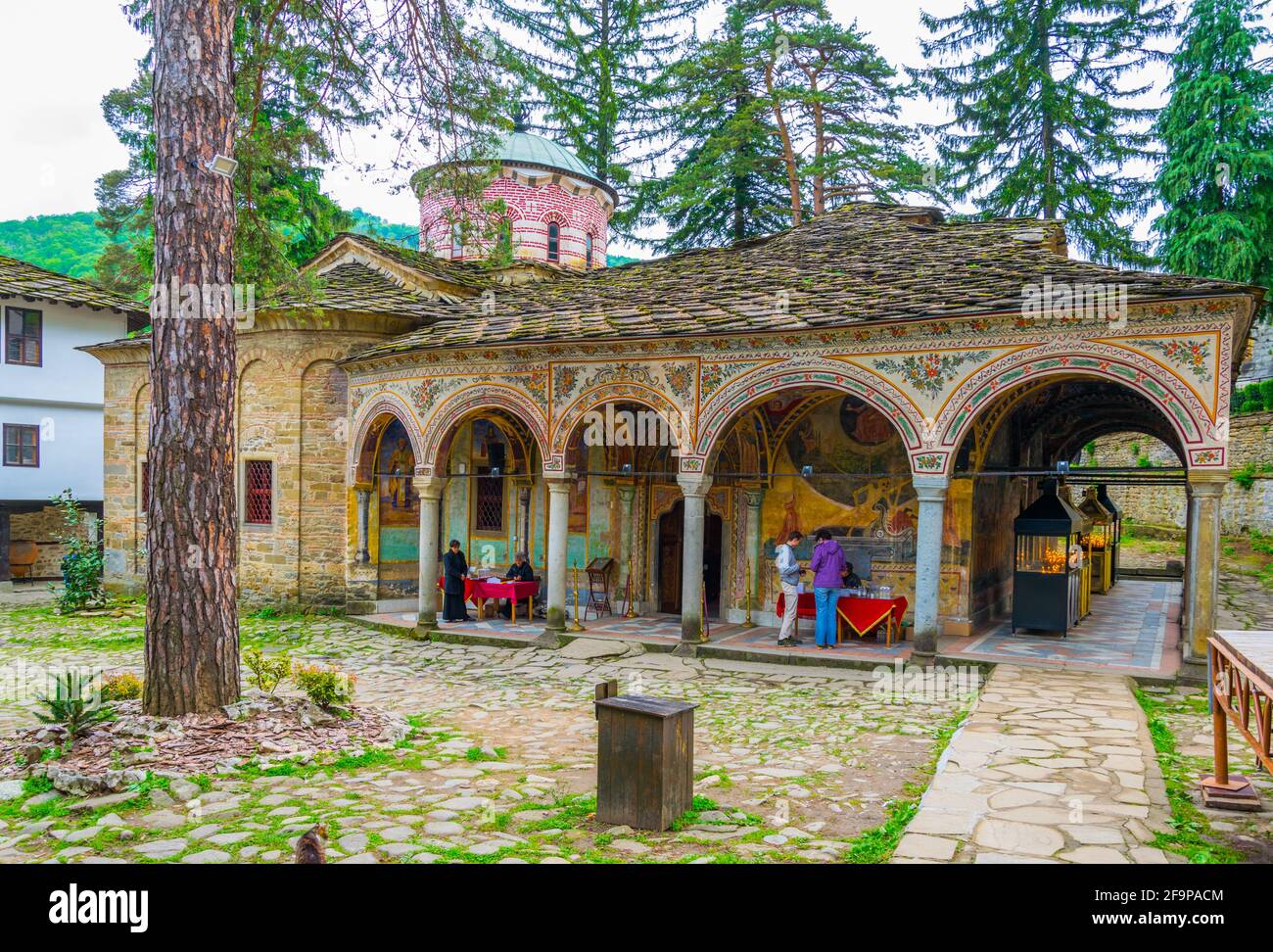 Particolare di una chiesa situata all'interno del monastero di troia In Bulgaria Foto Stock