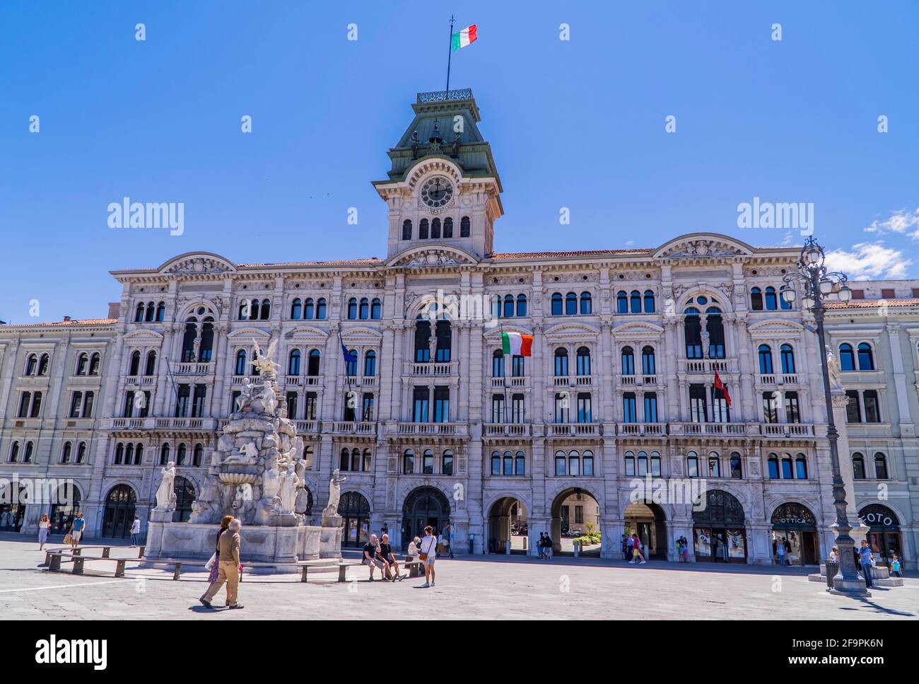 Trieste, Italia - 23 luglio 2020 - Piazza Unità d'Italia, la piazza principale di Trieste Foto Stock