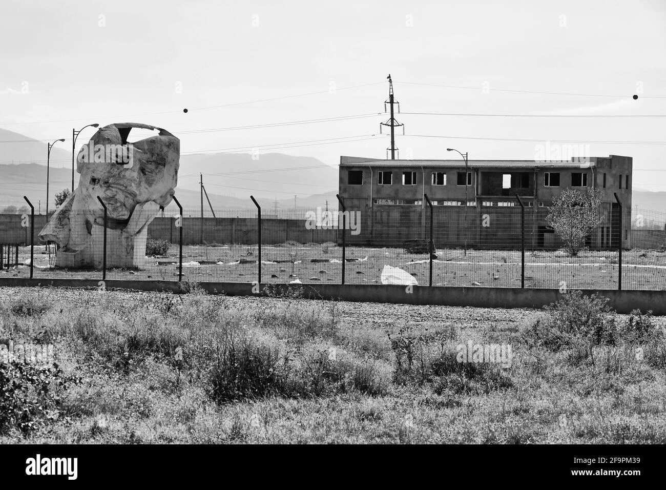 21.07.2018, Tbilisi, Tbilisi, Georgia - busto di Lenin disposto su un'area recintata a fiuto. 00S180721D437CAROEX.JPG [VERSIONE DEL MODELLO: NON APPLICABILE, PROP Foto Stock