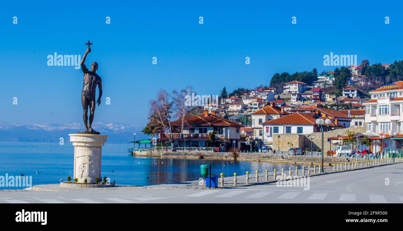 vista della parte storica della città di ohrid in macedonia - fyrom - che appartiene alla lista del patrimonio mondiale dell'unesco a causa del centro storico, distinto a. Foto Stock