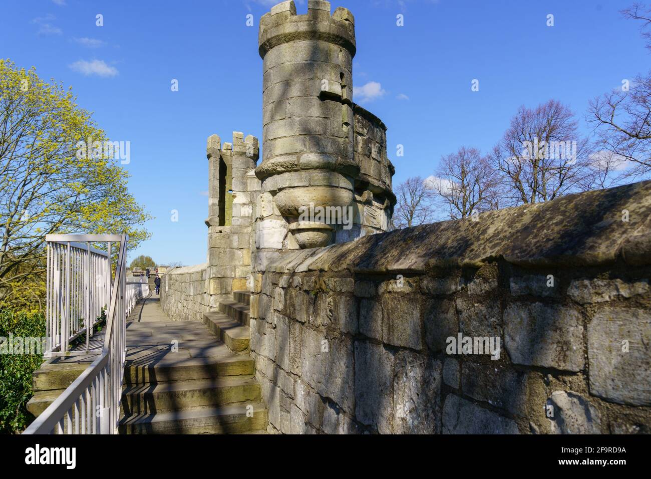 Angolo nord delle mura romane a York, con Pepper Pot Torret Towers, North Yorkshire, Inghilterra, Regno Unito. Foto Stock