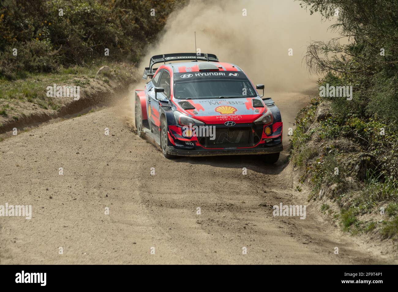 S.Pedro, Portogallo - 18 Aprile 2021: Dani SORDO (ESP), Borja ROZADA (ESP), HYUNDAI SHELL MOBIS WRT, HYUNDAI I20 Coupe WRC, azione durante una giornata di test Foto Stock