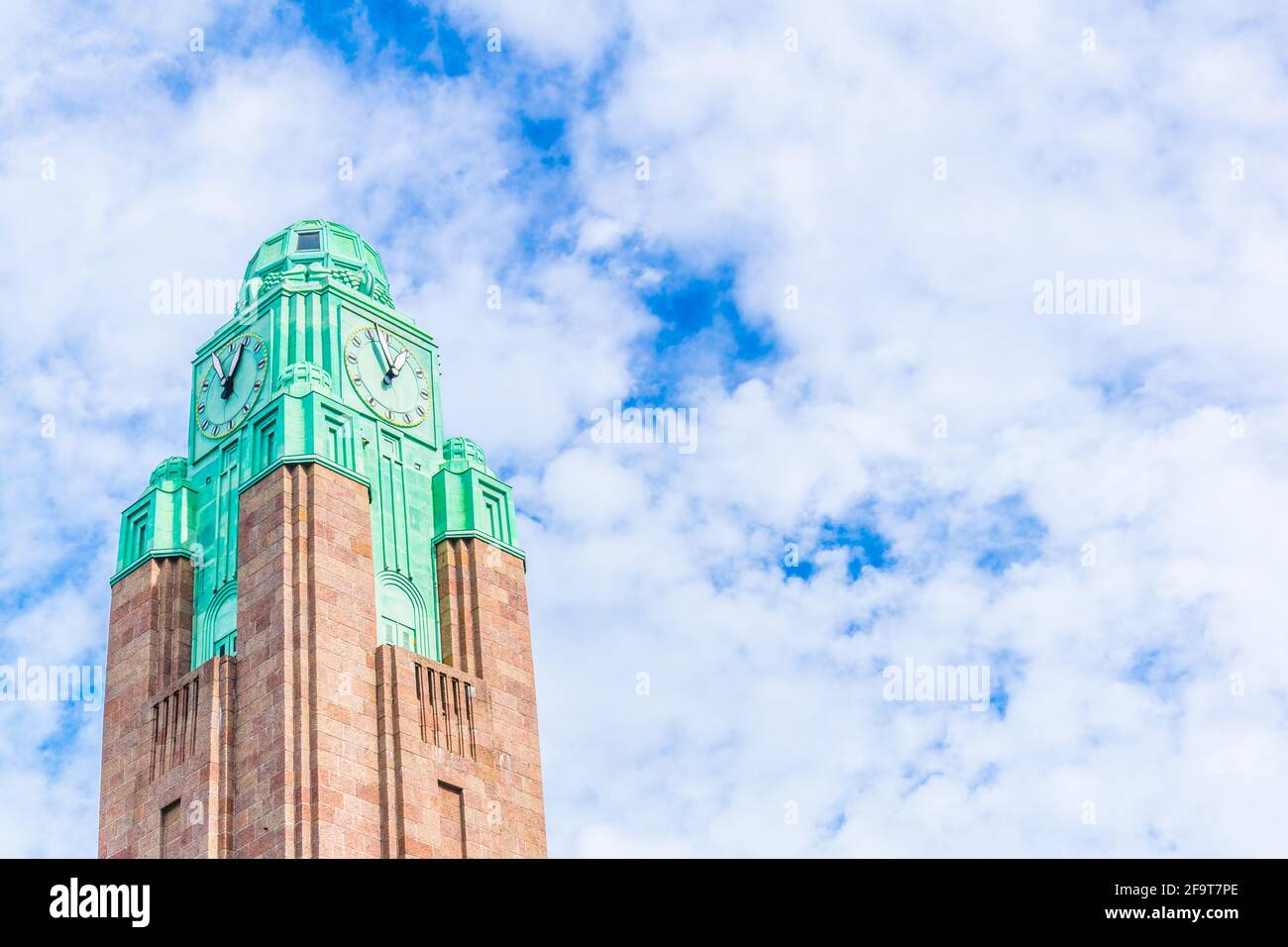 Vista su una torre della stazione ferroviaria principale di Hlesinki Foto Stock