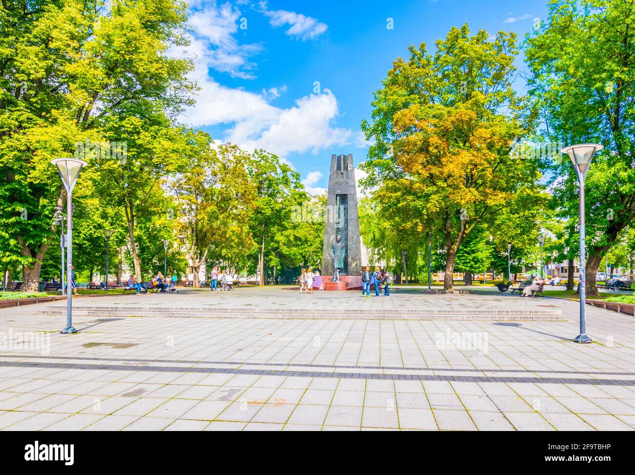 Una statua di Vincas Kudirka nel parco Vincas Kudirka vicino Gedimino Avenue (Gedimino Prosspektas) a Vilnius, Lituania Foto Stock