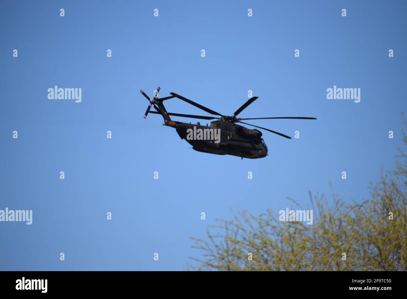Grande elicottero militare in Germania 2021 Foto Stock