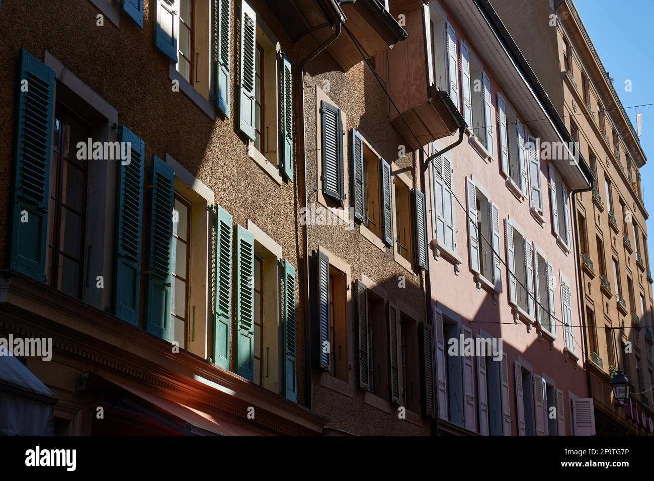 Case cittadine nel centro storico di Vevey, Svizzera Foto Stock